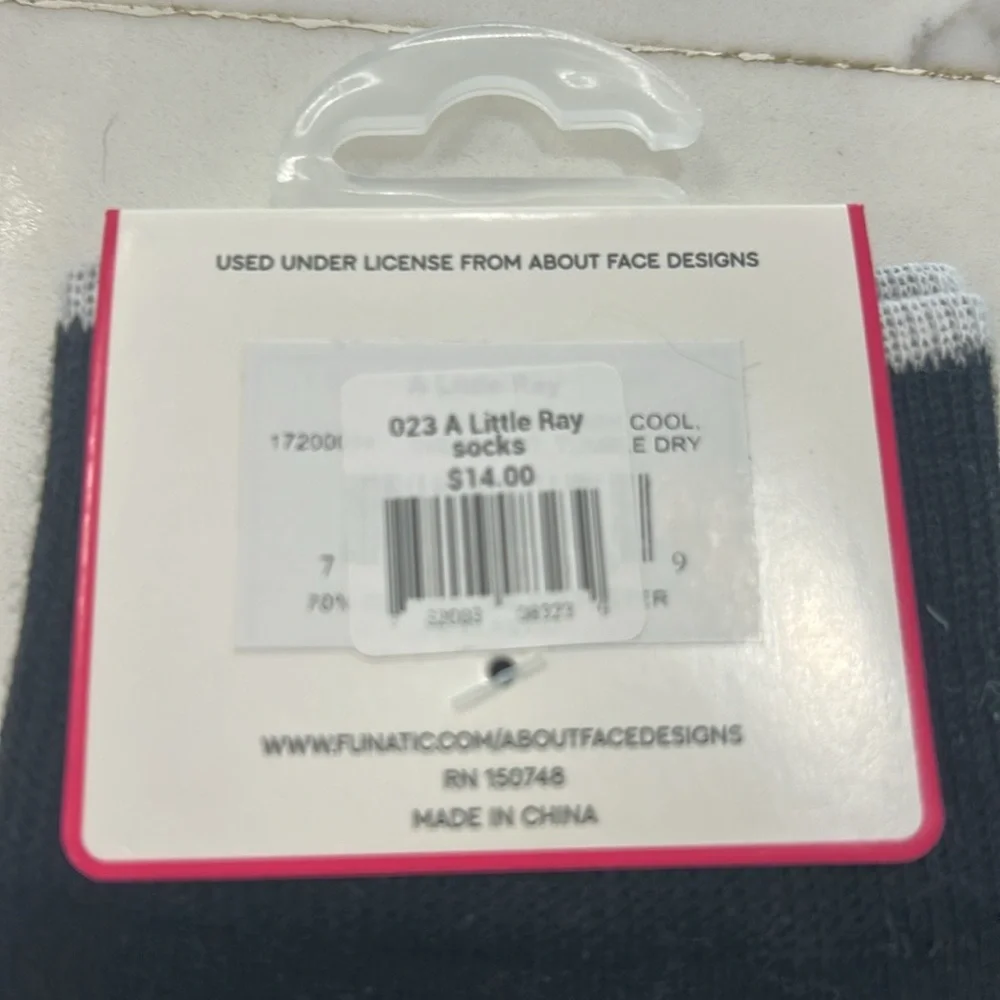 About Face‎ Designs Socks New With Tags. Black. Size Men’s 6-11 Women’s 71/2-12